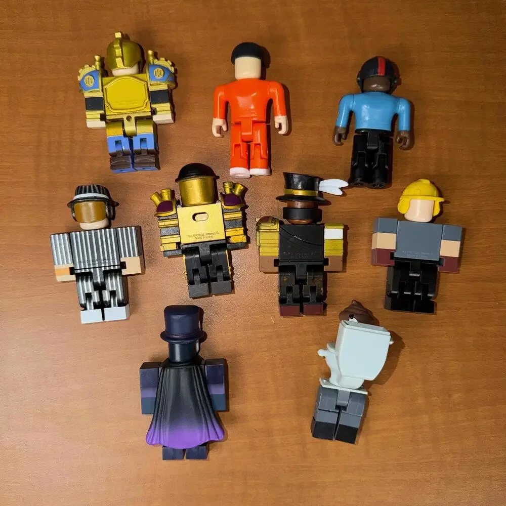 Roblox -  Lot of 9 Assorted Action Figures